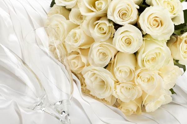 Белые розы символ